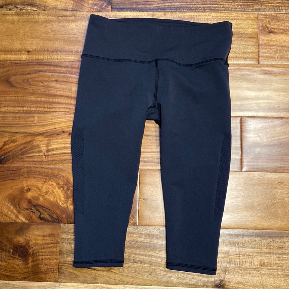 Lululemon Reveal Crop Legging - Black - Size 8